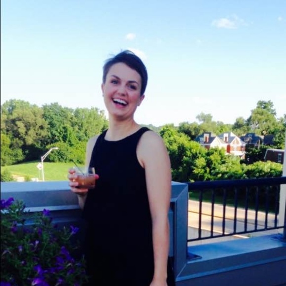 Meet your Posher, Emily - Picture 1 of 2